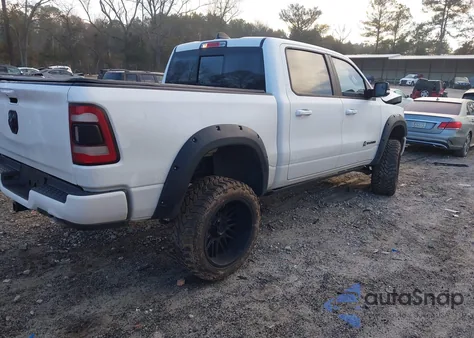 2021 Ram 1500 Laramie 4X2 5'7 Box z USA, uszkodzony, nr VIN 1C6RREJT1MN712102